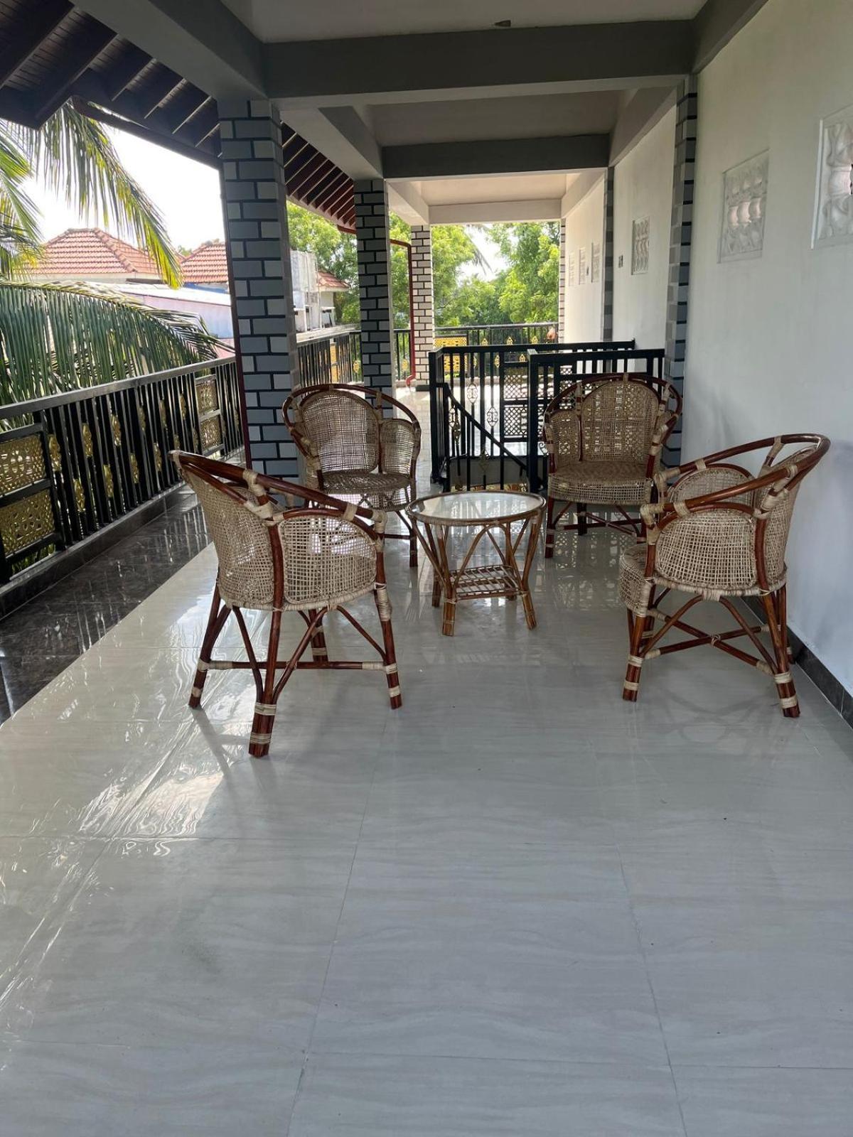 J & J Homestay Jaffna Exterior photo